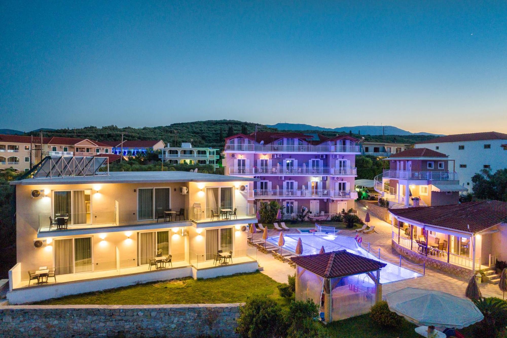 Amoudi Studios Apartments Hotel Buitenkant foto