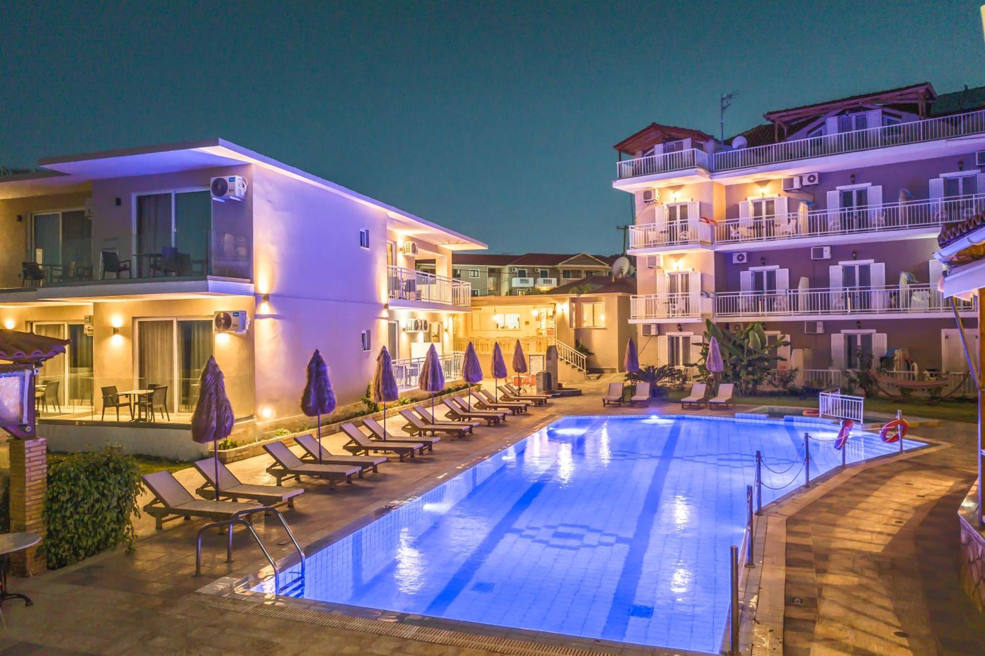 Amoudi Studios Apartments Hotel Buitenkant foto